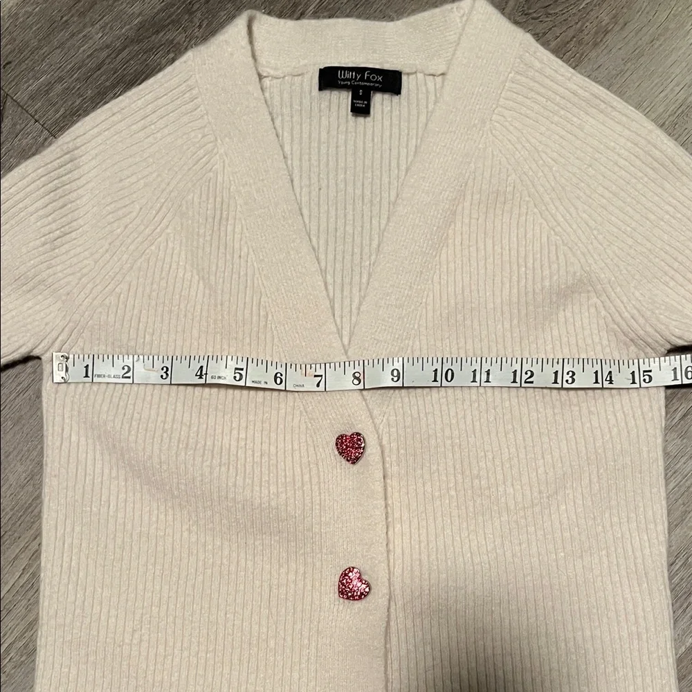 Elegant Cream Cardigan with Heart Buttons - Picture 7 of 8